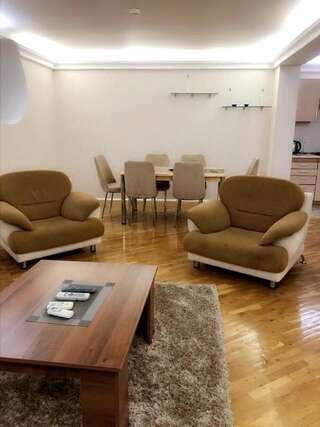 Апарт-отели Nizami street hotel apartment Баку Апартаменты - 1-й этаж-3